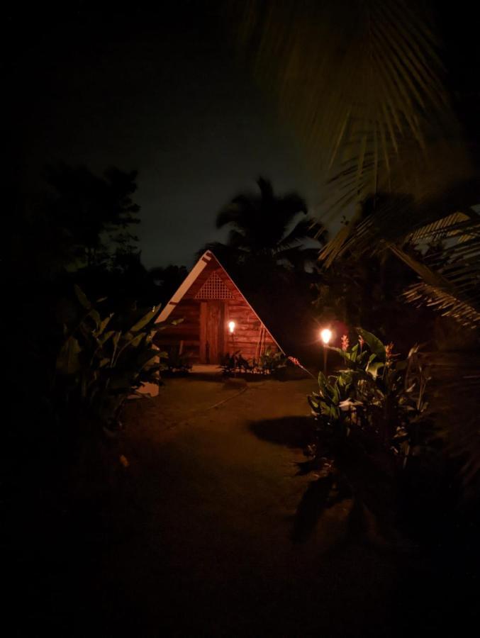 Bewak Cr Hotell Tortuguero Exteriör bild