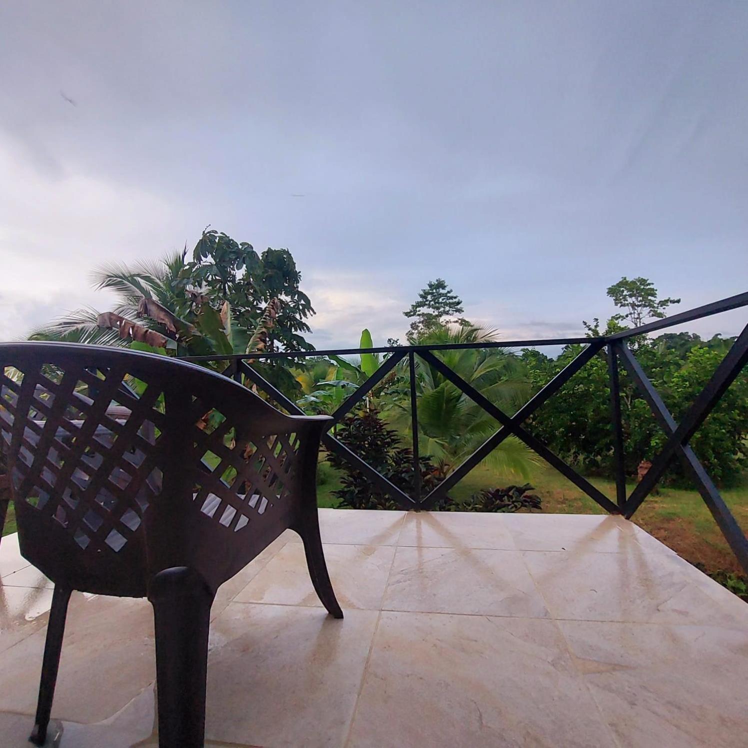 Bewak Cr Hotell Tortuguero Exteriör bild
